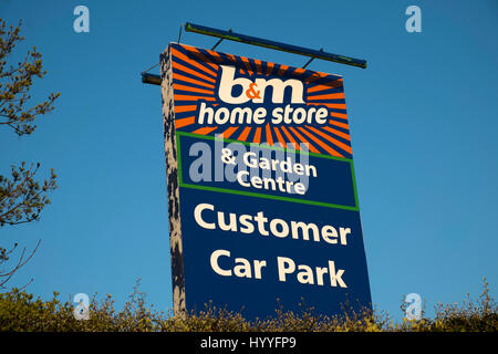 B&M Home Store and Garden Center in Towcester, Northamptonshire, Großbritannien Stockfoto