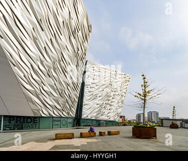Die Titanic Belfast Gebäude (Eric Kuhne und Associates 2012), Belfast, Grafschaft Antrim, Nordirland, Vereinigtes Königreich Stockfoto