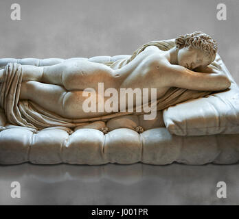 Schlafen Hermaphroditus, der Borghese-Zwitter.  Eine Größe alten 2. Jahrhundert n. Chr. römische Statue gemeißelt in griechischen Marmor, Louvre-Museum, Paris Stockfoto