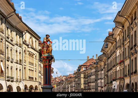 Samson-Brunnen an der Kramgasse Street in Altstadt Zentrum von Bern, Schweiz Stockfoto