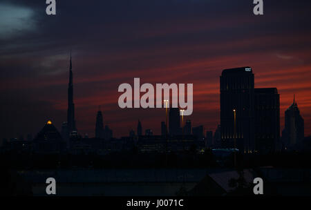 Sonnenuntergang über Dubai Stadt Stockfoto