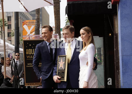 Los Angeles, CA, USA. 10. März 2017. LOS ANGELES - Mrz 10: Tom Hiddleston, John Goodman, Brie Larson bei dem John Goodman Walk of Fame Stern Zeremonie auf dem Hollywood Walk of Fame am 10. März 2017 in Los Angeles, CA-Credit: Hpa / via ZUMA Draht/ZUMA Draht/Alamy Live-Nachrichten Stockfoto