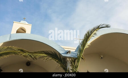 Adelaide, Australien. 8. April 2017. Kirchen in Adelaide sind mit Palmen für den Beginn der Karwoche und Ostern geschmückt. Am Palmsonntag erinnert an den Einzug Jesu in Jerusalem vor Karfreitag Credit: Amer Ghazzal/Alamy Live-Nachrichten Stockfoto