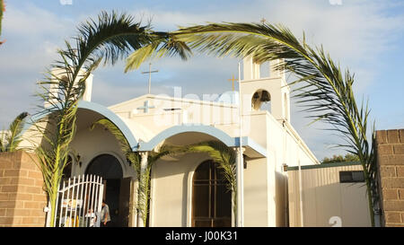 Adelaide, Australien. 8. April 2017. Kirchen in Adelaide sind mit Palmen für den Beginn der Karwoche und Ostern geschmückt. Am Palmsonntag erinnert an den Einzug Jesu in Jerusalem vor Karfreitag Credit: Amer Ghazzal/Alamy Live-Nachrichten Stockfoto