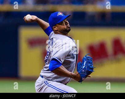 Tropicana Field. 7. April 2017. Florida, USA-Toronto Blue Jays ab Pitcher Francisco Liriano (45) im Spiel zwischen der Blue Jays und die Sonnenstrahlen im Tropicana Field. Del Mecum/CSM/Alamy Live-Nachrichten Stockfoto