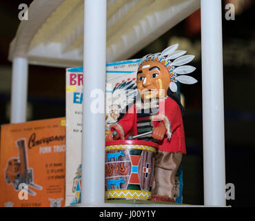 Brentwood, Essex 8. April 2017.  Vintage Spielzeug bei eine große Toy fair Credit: Ian Davidson/Alamy Live News Stockfoto