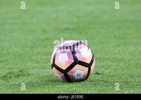 Turin, Italien. 8. April 2017. Die Serie A Fußballspiel zwischen FC Juventus Turin und AC Chievo Verona bei Juventus Stadium am 8. April 2017 in Turin, Italien. Das Endergebnis des Spiels ist 2-0. Bildnachweis: Massimiliano Ferraro/Alamy Live-Nachrichten Stockfoto