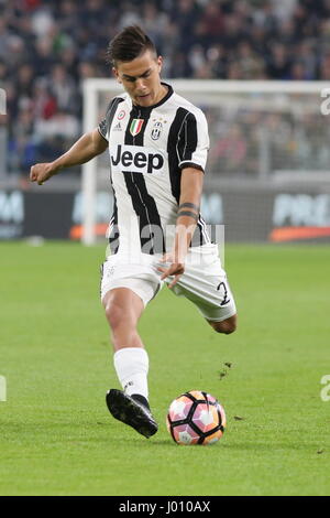 Turin, Italien. 8. April 2017. Paulo Dybala (Juventus FC) in Aktion während der Serie A Fussballspiel Juventus FC AC Chievo Verona bei Juventus Stadium am 8. April 2017 in Turin, Italien. Das Endergebnis des Spiels ist 2-0. Bildnachweis: Massimiliano Ferraro/Alamy Live-Nachrichten Stockfoto