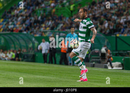 Lissabon, Portugal. 8. April 2017. 8. April 2017. Lissabon, Portugal. SportingÕs Mittelfeldspieler aus Brasilien Bruno Cesar (11) in Aktion während des Spiels Sporting CP V Boavista FC Credit: Alexandre de Sousa/Alamy Live News Stockfoto