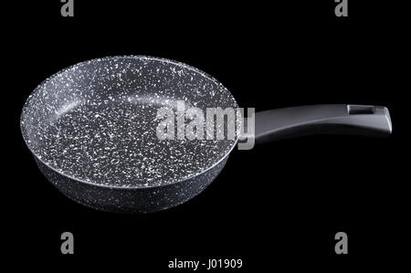 Stein-Pan, Winkel Ansicht. Auf schwarzem Hintergrund isoliert Stockfoto