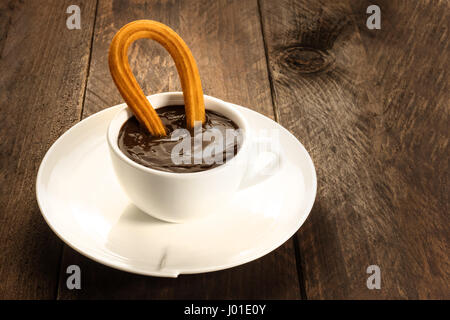 Foto von Churros con chocolate, traditionelle spanische dessert Stockfoto