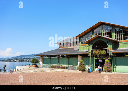 Montreux, Schweiz - 27. August 2016: Alte Markthalle am Place du Marche Quadrat am Genfer See von Montreux, Kanton Waadt, Schweiz Stockfoto