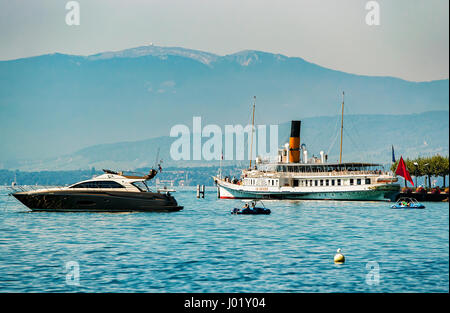 Lausanne, Schweiz - 26. August 2016: Schiffe am Genfer See in Lausanne, Schweiz. Stockfoto