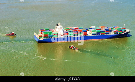 Luftaufnahme nach Bayonne Containerschiff, NJ, USA Stockfoto