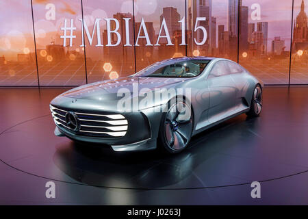 FFRANKFURT - 23 SEPTEMBER: Der Mercedes-Benz "Concept IAA" (intelligente aerodynamische Automobile) September 23, 2015 in Frankfurt am Main, Deutschland Stockfoto