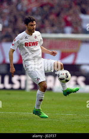 Köln, Deutschland. 8. April 2017. Kölner Jonas Hector in Aktion während der deutschen Fußball-Bundesliga-Fußball-match zwischen 1. FC Köln und Borussia Moenchengladbach im Publikumseingänge-Stadion in Köln, Deutschland, 8. April 2017. Foto: Federico Gambarini/Dpa/Alamy Live News Stockfoto