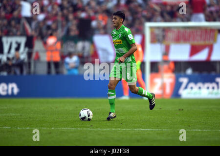 Köln, Deutschland. 8. April 2017. Mönchengladbach Mahmoud Dahoud in Aktion während der deutschen Fußball-Bundesliga-Fußball-match zwischen 1. FC Köln und Borussia Moenchengladbach im Publikumseingänge-Stadion in Köln, Deutschland, 8. April 2017. Foto: Federico Gambarini/Dpa/Alamy Live News Stockfoto