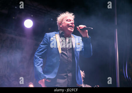 Dana Point, Kalifornien, USA. 8. April 2017. Dexter Holland von The Offspring funktioniert bei The Sabroso Craft Beer, Taco und Musik-Festival am 8. April 2017 in Dana Point, Kalifornien. Bildnachweis: Das Foto Zugang/Alamy Live-Nachrichten Stockfoto