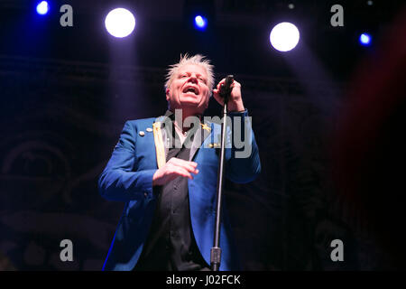 Dana Point, Kalifornien, USA. 8. April 2017. Dexter Holland von The Offspring funktioniert bei The Sabroso Craft Beer, Taco und Musik-Festival am 8. April 2017 in Dana Point, Kalifornien. Bildnachweis: Das Foto Zugang/Alamy Live-Nachrichten Stockfoto