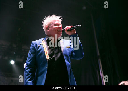 Dana Point, Kalifornien, USA. 8. April 2017. Dexter Holland von The Offspring funktioniert bei The Sabroso Craft Beer, Taco und Musik-Festival am 8. April 2017 in Dana Point, Kalifornien. Bildnachweis: Das Foto Zugang/Alamy Live-Nachrichten Stockfoto