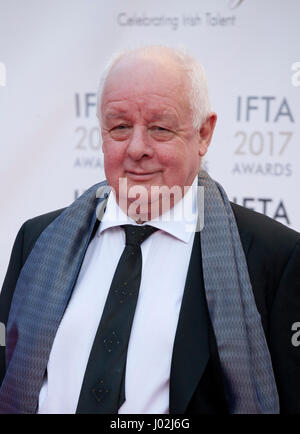 Dublin, Irland. 8. April 2017. Regisseur Jim Sheridan auf 2017 IFTA Film & Drama Awards Samstag, 8. April 2017 in den runden Raum des Herrenhauses, Dublin, Irland. Bildnachweis: Doreen Kennedy/Alamy Live-Nachrichten Stockfoto