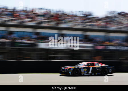 Valencia, Spanien. 9. April 2017.  Borja Garcia während der NASCAR WHELEN EUROSERIE Sitzung Sonntag in Circuit Ricardo Tormo, Cheste, Valencia, Spanien. Foto: Cronos/Omar Arnau/Alamy Live News Stockfoto