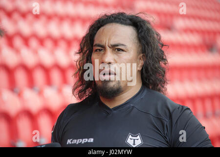 Doncaster, South Yorkshire, UK. 9. April 2017. FuI Fui Moi Moi von Toronto Wolfpack während der Kingstone Presse Liga 1 Leuchte Rugby-League-Partie auf das Keepmoat Stadium, Doncaster, South Yorkshire Bild von Stephen Gaunt/Alamy Live News Stockfoto