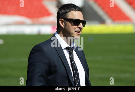 Doncaster, South Yorkshire, UK. 9. April 2017. Paul Rowley (Trainer) von Toronto Wolfpack während der Kingstone Presse Liga 1 Leuchte Rugby-League-Partie auf das Keepmoat Stadium, Doncaster, South Yorkshire Bild von Stephen Gaunt/Alamy Live News Stockfoto