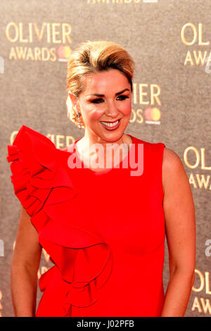 London, UK. 9. April 2017. Claire Sweeney Teilnahme an OLIVIER AWARDS 2017 in der Royal Albert Hall London Sonntag, 9. April 2017. Bildnachweis: Peter Phillips/Alamy Live-Nachrichten Stockfoto