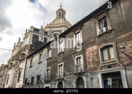 Kuppel der Kirche von der Abtei der Heiligen Agata (Chiesa della Badia di Sant'Agata) in Catania Stadt auf der Ostseite der Insel Sizilien, Italien Stockfoto