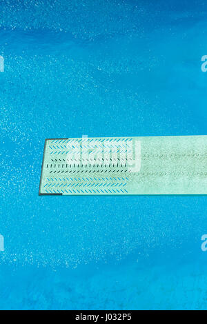 Aquatische Tauchen Pool Board-Schwimmbad Stockfoto