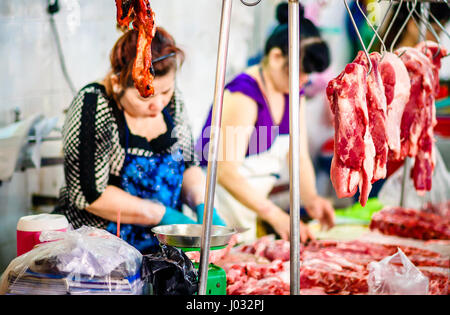 Frischfleisch auf Metzger Markt in Vietnam Stockfoto