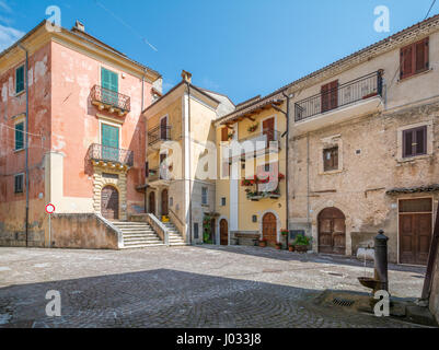 Castrovalva, altes Dorf in der Provinz l ' Aquila, Abruzzo (Italien), Juli-26-2016 Stockfoto