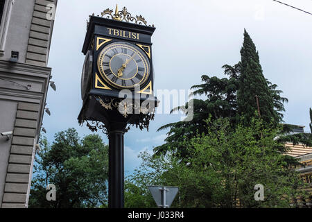 Straßenuhr Rustaveli Avenue, Tbilisi, Georgia, Osteuropa Stockfoto