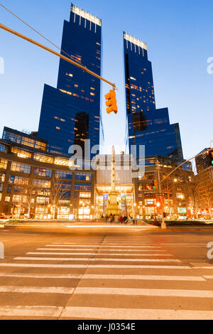 New York City, USA-April 2, 2017: Time Warner Center von Columbus Circle gesehen, es war der höchste aufgeführten Marktwert in New York City, $1,1 Billio Stockfoto