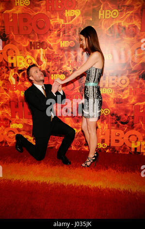 Chris Hardwick und Lydia Hearst vorgeben, HBO 2015 Emmy After Party im Pacific Design Center in Los Angeles, Kalifornien auf 20. September 2015 vorschlagen. Stockfoto