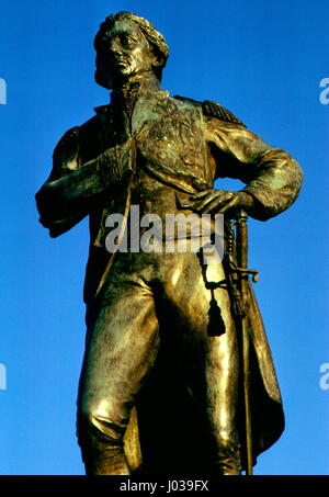 AJAXNETPHOTO. SOUTHSEA, ENGLAND. -TRAFALGAR HELD - BRONZE-STATUE VON SCHLACHT VON TRAFALGAR BEFEHLSHABER ADMIRAL HORATIO NELSON IN DER NÄHE VON SOUTHSEA COMMON.  FOTO: JONATHAN EASTLAND/AJAX REF: 602086 Stockfoto