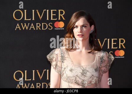 Ruth Wilson Teilnahme an Olivier Awards 2017, in der Royal Albert Hall in London statt. Stockfoto