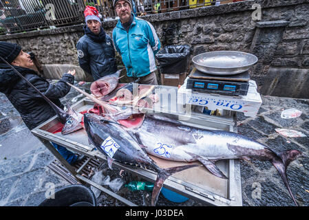 Schwertfisch auf berühmten alten Fischmarkt La Pescheria in Catania Stadt, östlich der Insel Sizilien, Italien genannt Stockfoto