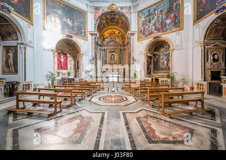 Innenansicht der Santa Maria della Pace, barocke Kirche in der Nähe von Piazza Navona, Rom Stockfoto