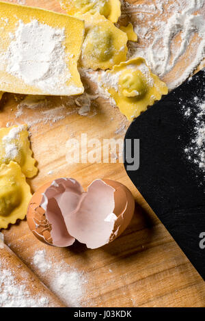 fleißig in der Küche für die Familie. Stockfoto