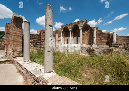 Rom. Italien. Ostia Antica. Haus von Amor & Psyche, Nymphäum. Domus di Amore e Psiche, Nymphäum, Stockfoto