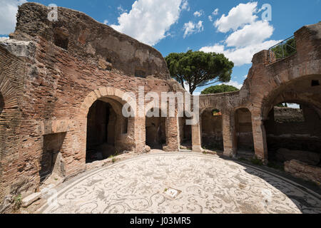 Rom. Italien. Ostia Antica. Thermen der sieben Weisen, runden Raum das Frigidarium. Terme dei Sette Sapienti. Stockfoto