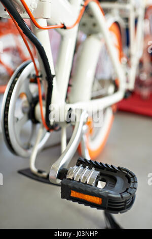 Fahrrad Pedal Closeup auf unscharfen Hintergrund Stockfoto