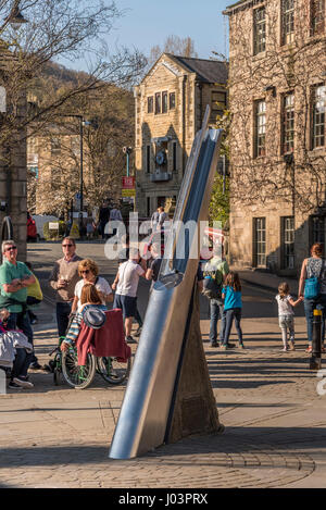 Die Sonnenuhr im Zentrum von Hebden Bridge. Calderdale West Yorkshire. Stockfoto