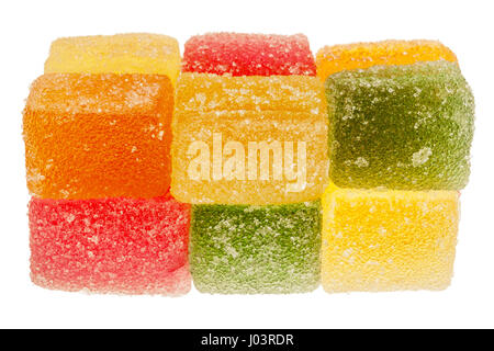 Bunte Jelly Bonbons isoliert auf weißem Hintergrund Stockfoto