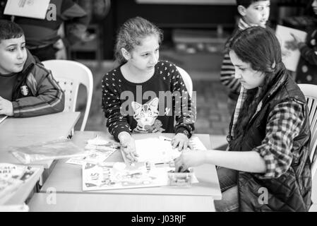 Der Olive Tree Schule lehrt Türkisch für syrische Flüchtlingskinder in Istanbul, Türkei. Stockfoto