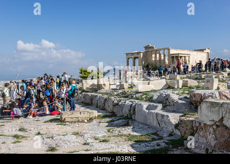 Ruinen der antiken griechischen Tempel Erechtheion gewidmet Athena und Poseidon, auf der Nordseite der Akropolis von Athen, Griechenland Stockfoto