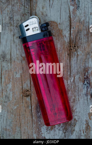 Einweg-Feuerzeug von Bull Marke, Marke Bull Tabak und Raucherzubehör wurde 2004 gegründet. Stockfoto