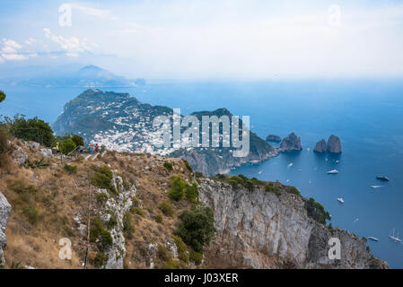 Blick auf Capri Insel von Monte Solaro, Italien Stockfoto